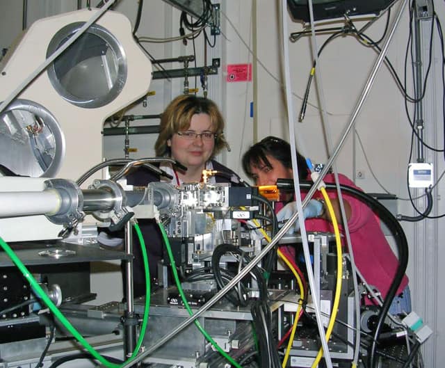 Katherine Ball and Francesca Sampieri  working at the Canadian Light Source.