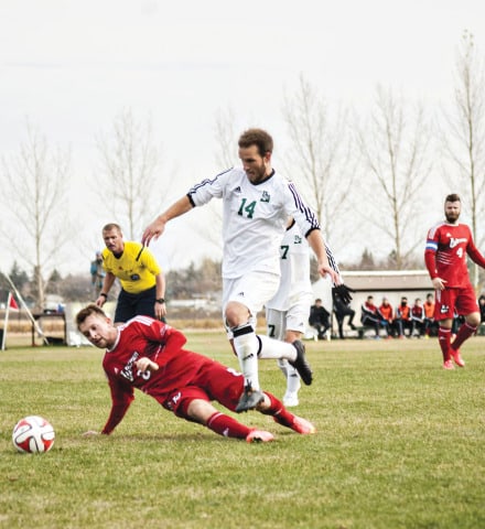 The U of S men’s team beat Winnipeg 5–1 and will now play in the Canada West semifinals.