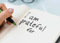 Gratitude journal concept| AudreyPopov from Getty Images| Canva Pro